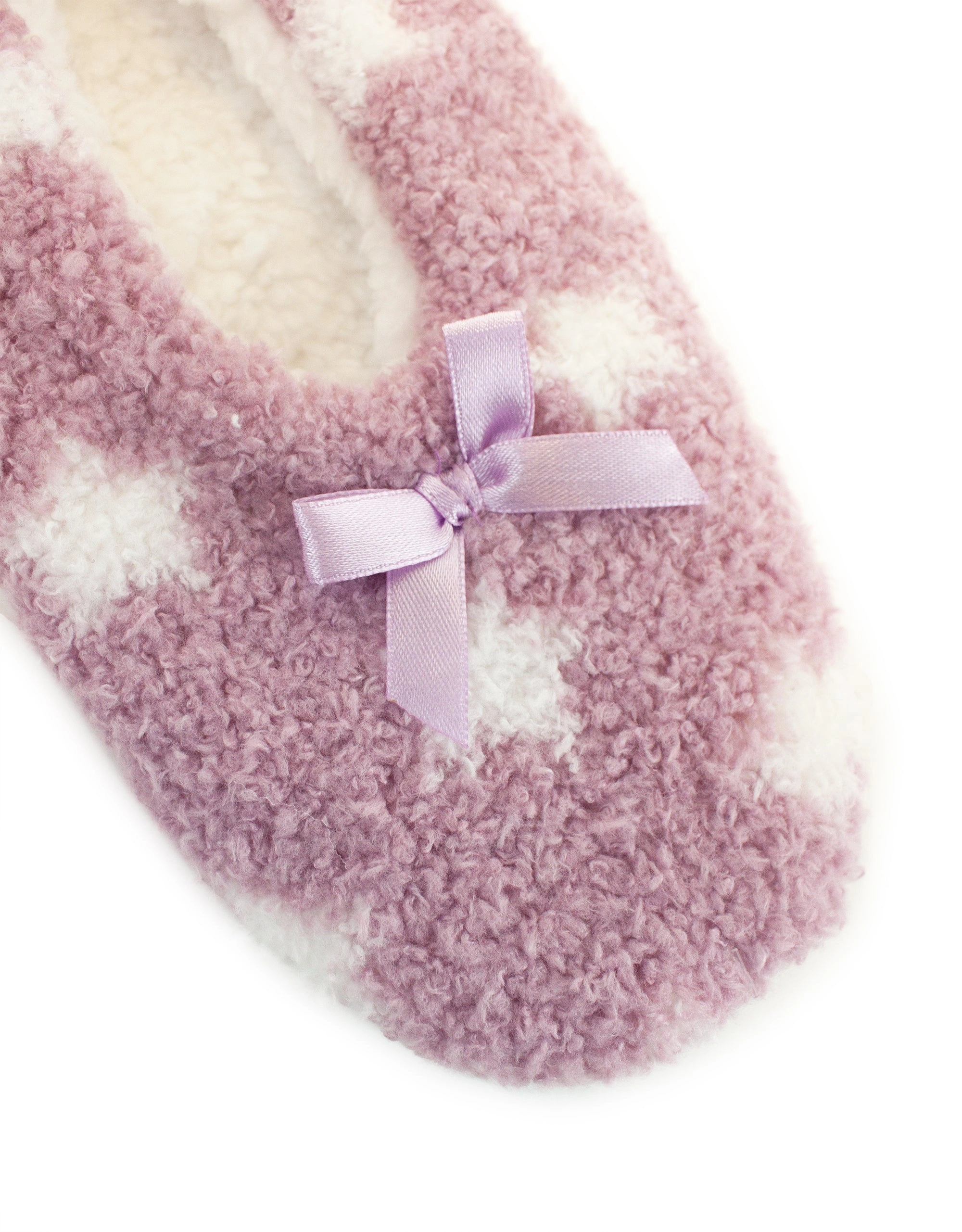 Cozy Mauve Sherpa Slippers: Drift into Dreamy Comfort Tonight.